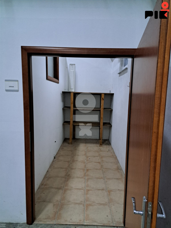 Imanje na prodaju-Odzak ili Hala za iznajmljivanje 10