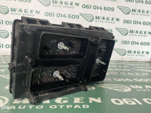 Kućište osigurača 74kw Opel Astra H (fotografija 3)