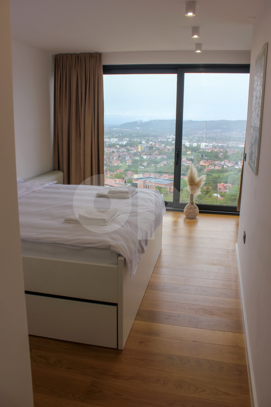 USELJIVA moderna vila sa pogledom na grad 11