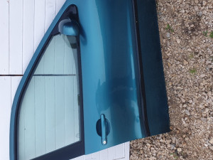 Seat leon prednja desna vrata za seata leona