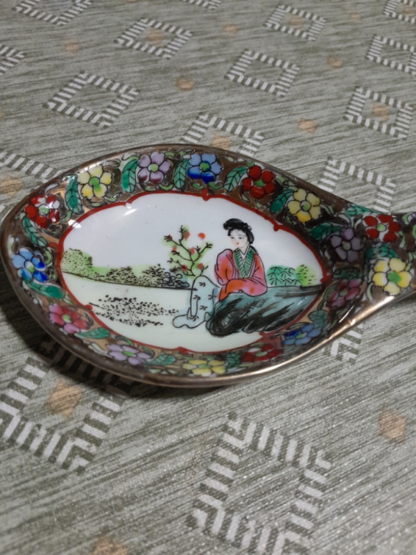 Vintage porculanska kašika sa žigom