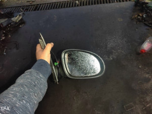 Retrevizor desni golf 5 crni