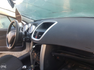 Peugeot Pezo 207 1.4 HDi 2012 godina u DIJELOVE