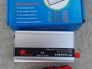 Inverter 1000w pretvarač napona 12v-220v