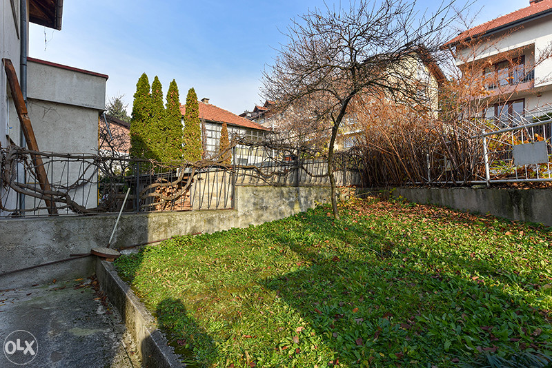 Kuća sa garažom i zemljištem 243m2 Sarajevo Centar - Višnjik 19