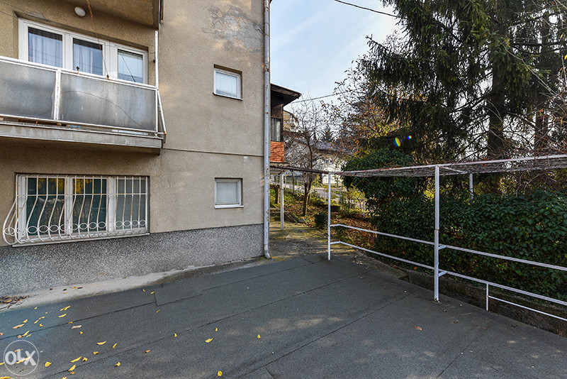 Kuća sa garažom i zemljištem 243m2 Sarajevo Centar - Višnjik 21