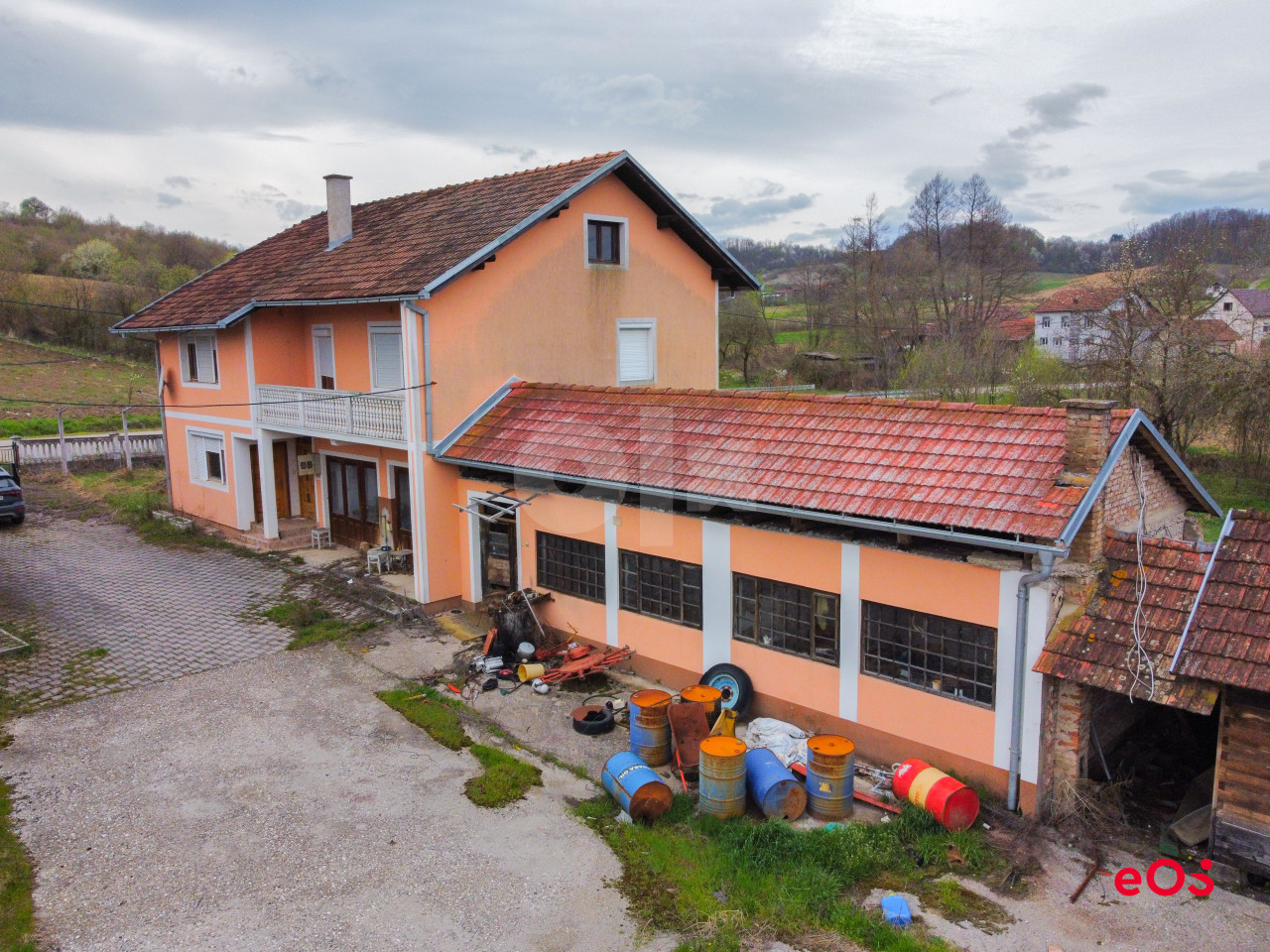 EOS / Kuće sa zemljištem i Farmom / Kozarska Dubica