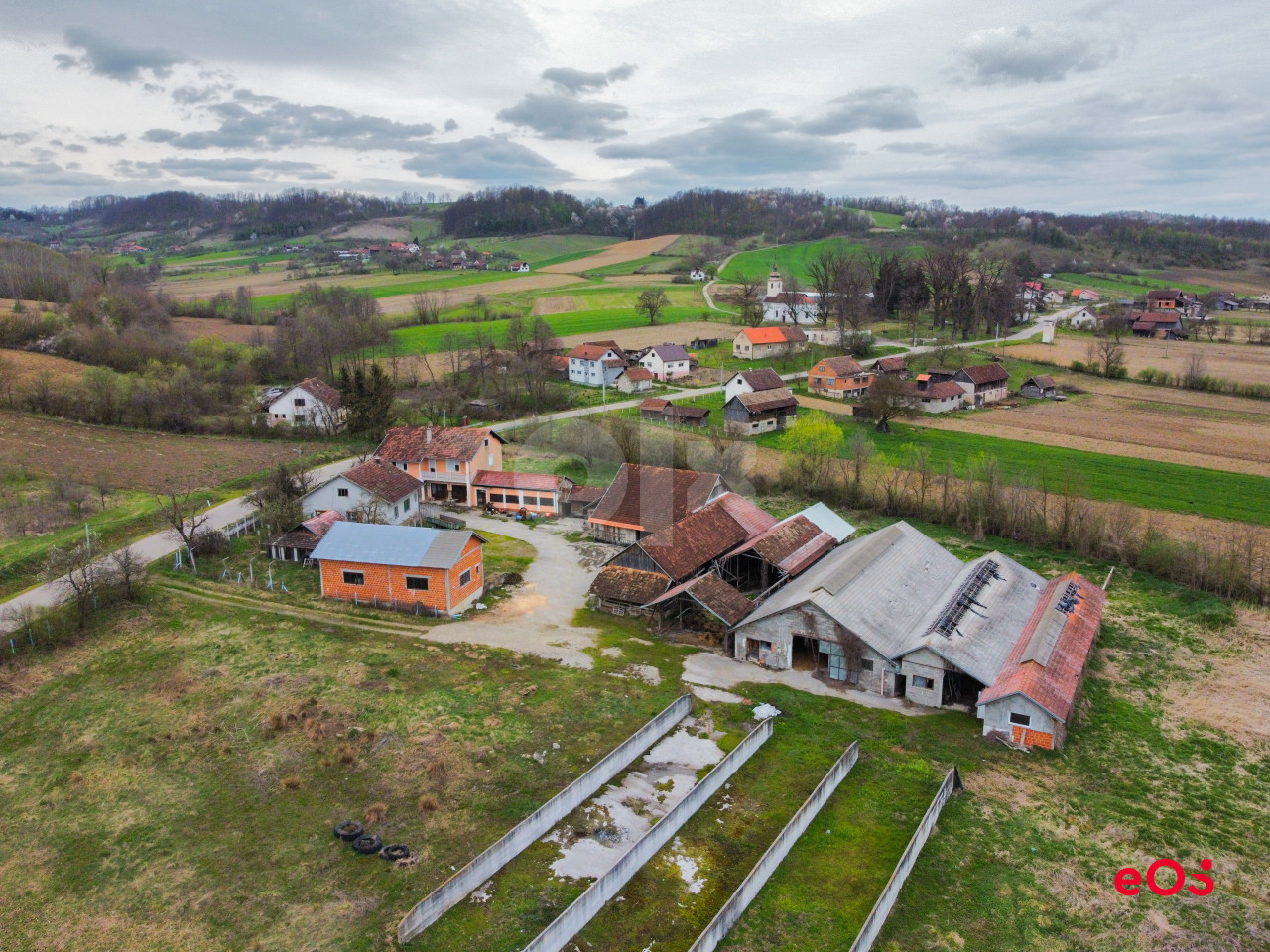 EOS / Kuće sa zemljištem i Farmom / Kozarska Dubica 2