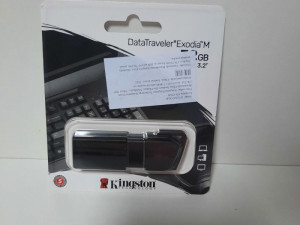 USB FLASH DRIVE 32GB