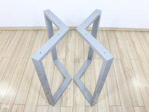 VIK nogare za stolove.