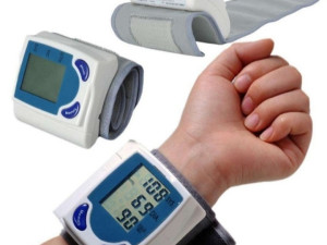 Digitalni aparat za krvni pritisak TLAKOMJER baterije