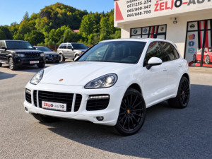 PORSCHE CAYENNE TURBO S 4.8 V8 550 KS 2009 g.