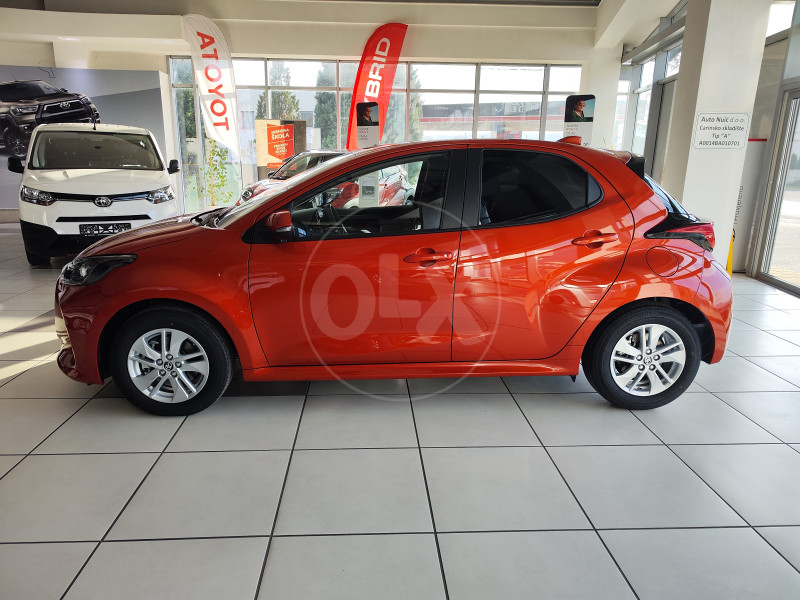 Toyota YARIS 1.5 Hybrid  E-CVT SOL
