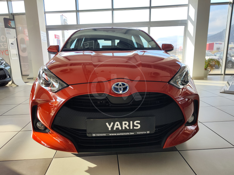 Toyota YARIS 1.5 Hybrid  E-CVT SOL