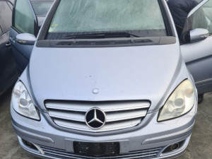Mercedes B klasa 2007-dijelovi limarije i mehanike
