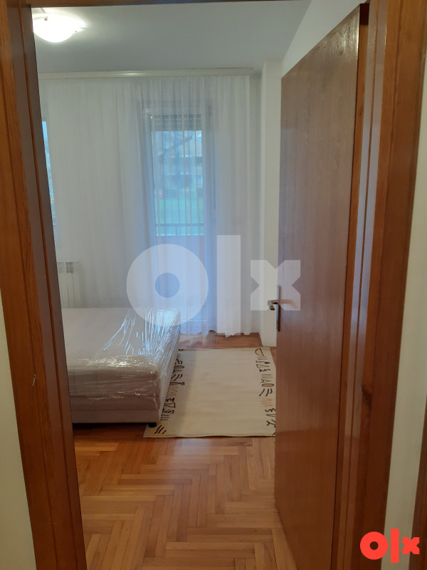 Iznajmljuje se dvosoban namješten stan sa ostavom 3