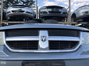 Maska prednja sa znakom Dodge Journey 2009 (fotografija 3)