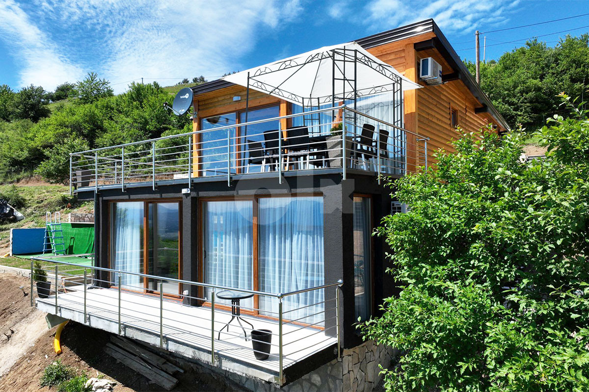 Kuća sa bazenom 110m2, na parceli 4.500m2 / Poljine 2