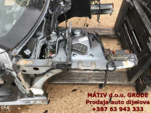 Prednji KRAK šasije DESNI Audi A5 2011