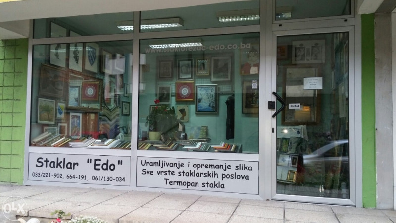 OGLEDALO BRONZA U RAMU