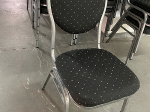 Stolice metalne, više komada na stanju