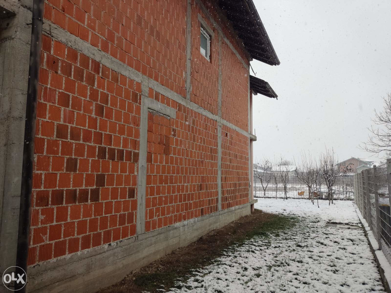 Stambeni objekat 240 m2 - Trn 6