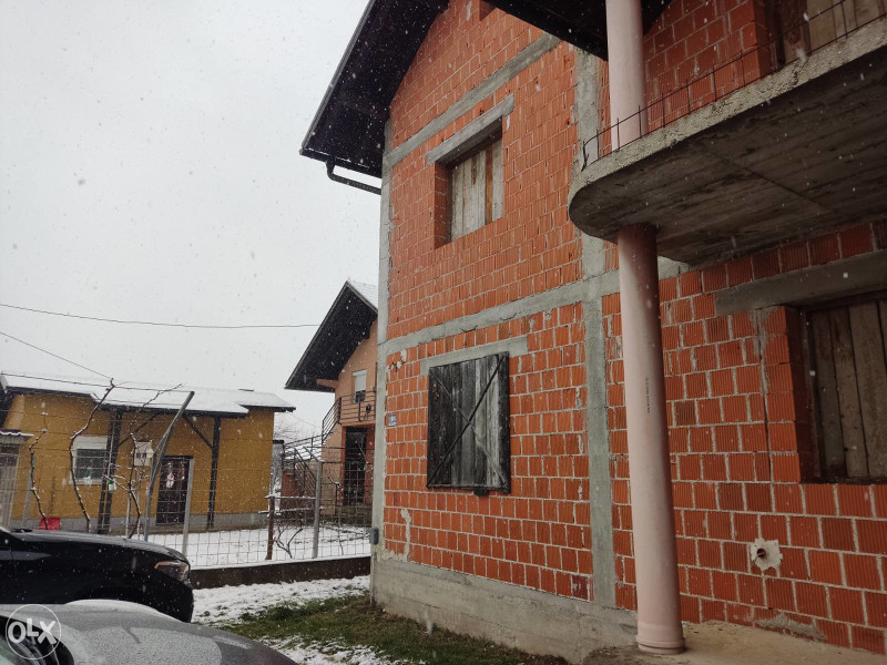Stambeni objekat 240 m2 - Trn 7