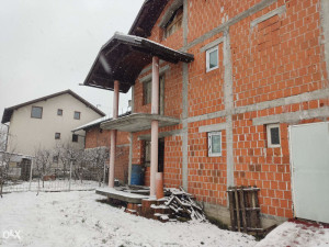 Stambeni objekat 240 m2 - Trn photo 2