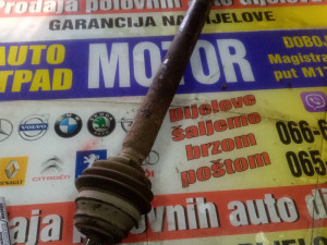 Poluosovina desna seat ibiza 1.4 benzin 2000god