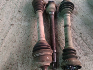 Peugeot 206 ,1.1,1,4 benz,lijeva i desna poluosovina