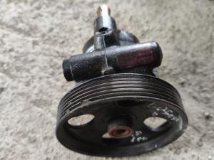 Renault laguna 2,1.8 16v,servo pumpa