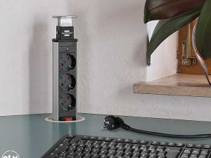 STOLNI UGRADNI PRODUZNI KABAL 3UT 2M SA USB (018735)