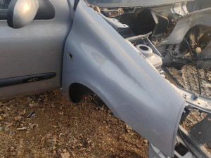 Renault Clio 2 desni blatobran