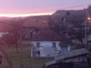 Imanje sa starom kućom i štalom 4.5 duluma zemlje