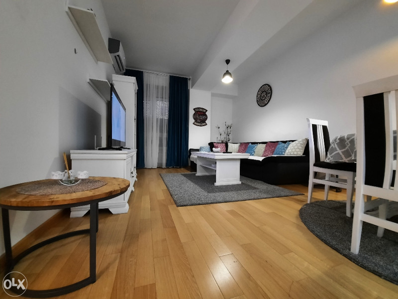Stan Na Dan Banja Luka STROGI CENTAR GARAZA JEVREJSKA APARTMAN 9