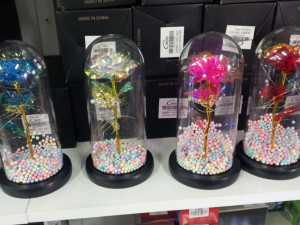 Svijetleca vječna ruža sa bobicama lampa