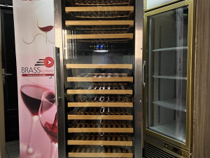 Rashladna vitrina za vino dvozonska BEDEGA 166 D