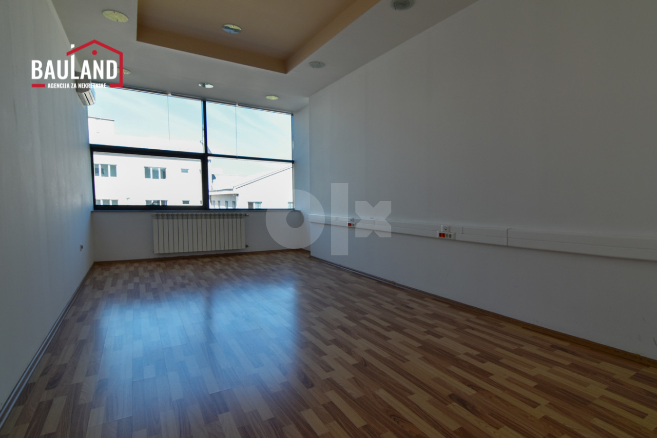 BAULAND/ Reprezentativan poslovni objekat  1500m2/ Stup 4