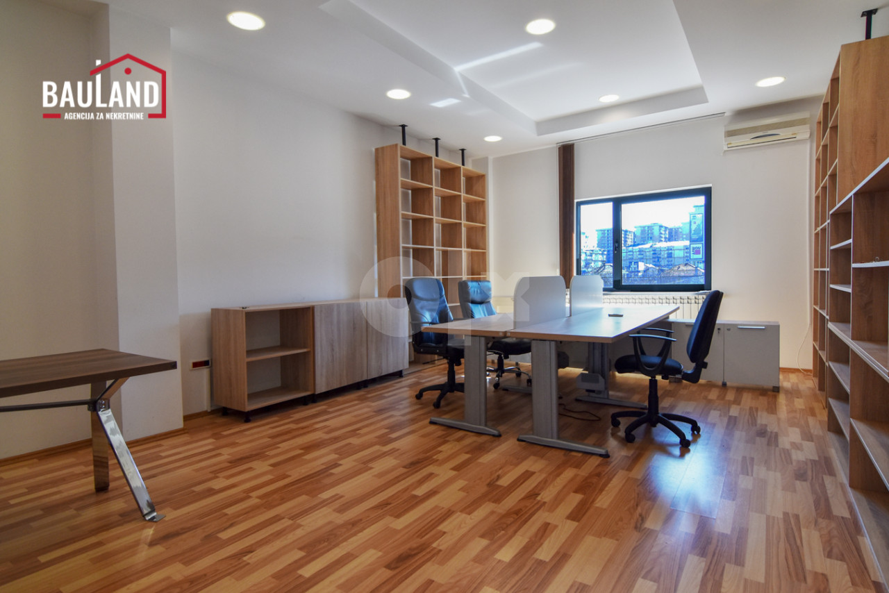 BAULAND/ Reprezentativan poslovni objekat  1500m2/ Stup 6