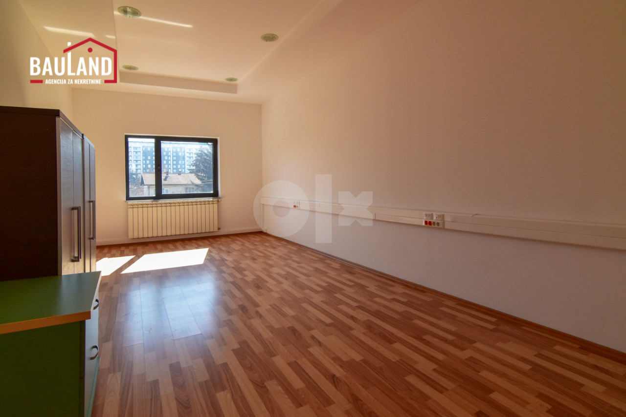 BAULAND/ Reprezentativan poslovni objekat  1500m2/ Stup 9