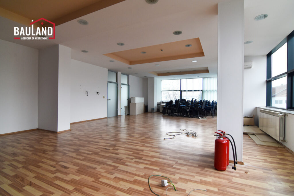 BAULAND/ Reprezentativan poslovni objekat  1500m2/ Stup 10