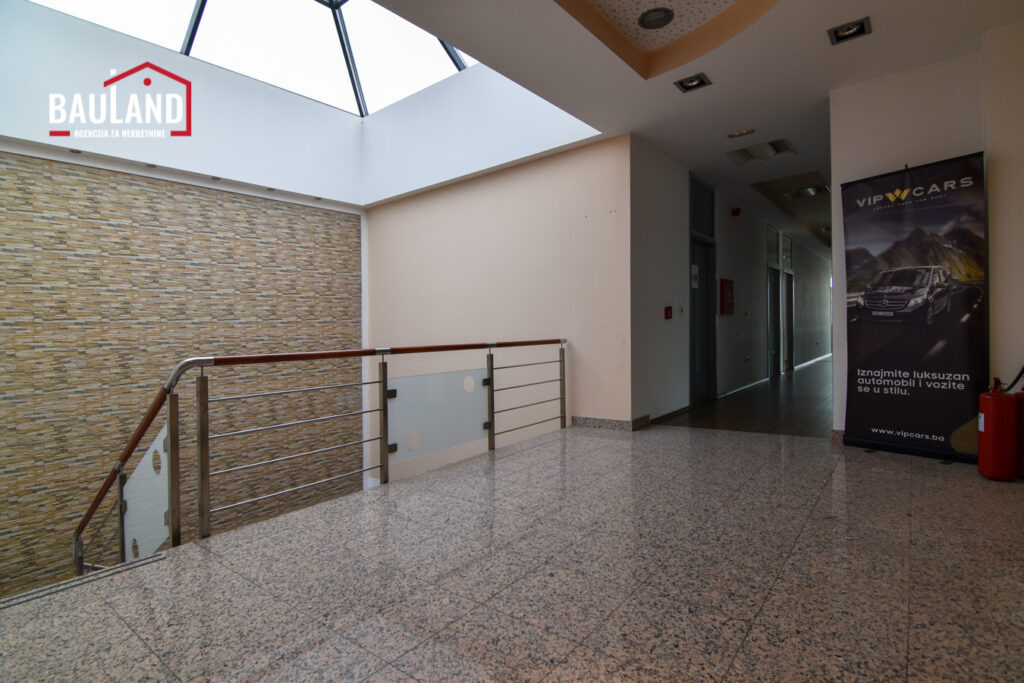 BAULAND/ Reprezentativan poslovni objekat  1500m2/ Stup 19