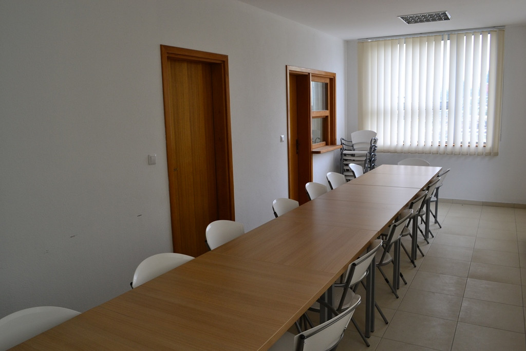 Prodaje se proizvoda hala+upravna zgrada Zavidovići 3