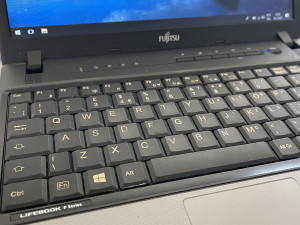 Laptop Fujitsu lifebook P SERIES