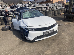 Opel astra L 2022 dijelovi 063/117-17)