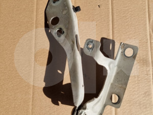 VOLVO V50 S40 NOSAČ HAUBE