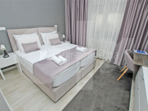 Stari Grad. Hotel 109m2 sa 4 sobe i recepcijom