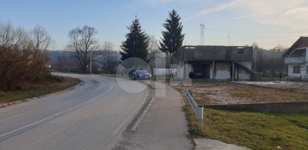 ZEMLJIŠTE SA TEMELJIMA I PLOČOM POLJICE LUKAVAC 2