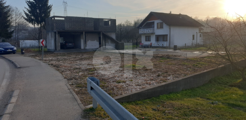ZEMLJIŠTE SA TEMELJIMA I PLOČOM POLJICE LUKAVAC 3
