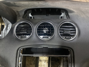 Resetke ventilacije Peugeot 308 2010